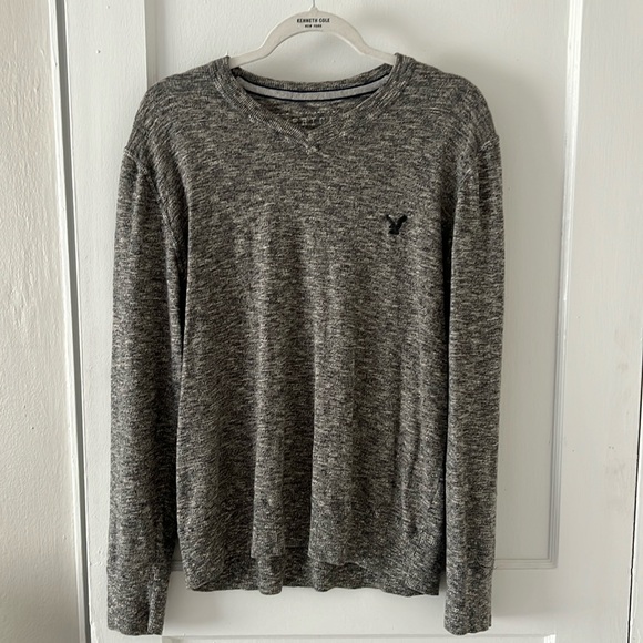 American Eagle V-Neck Long Sleeve - Picture 1 of 1